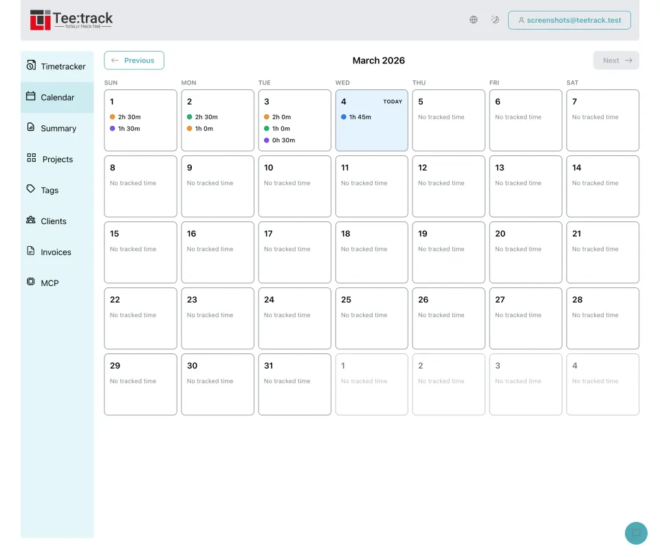 Teetrack-Kalendermonatsansicht mit täglichen Zeiteinträgen